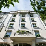 Le Lampika Hotel